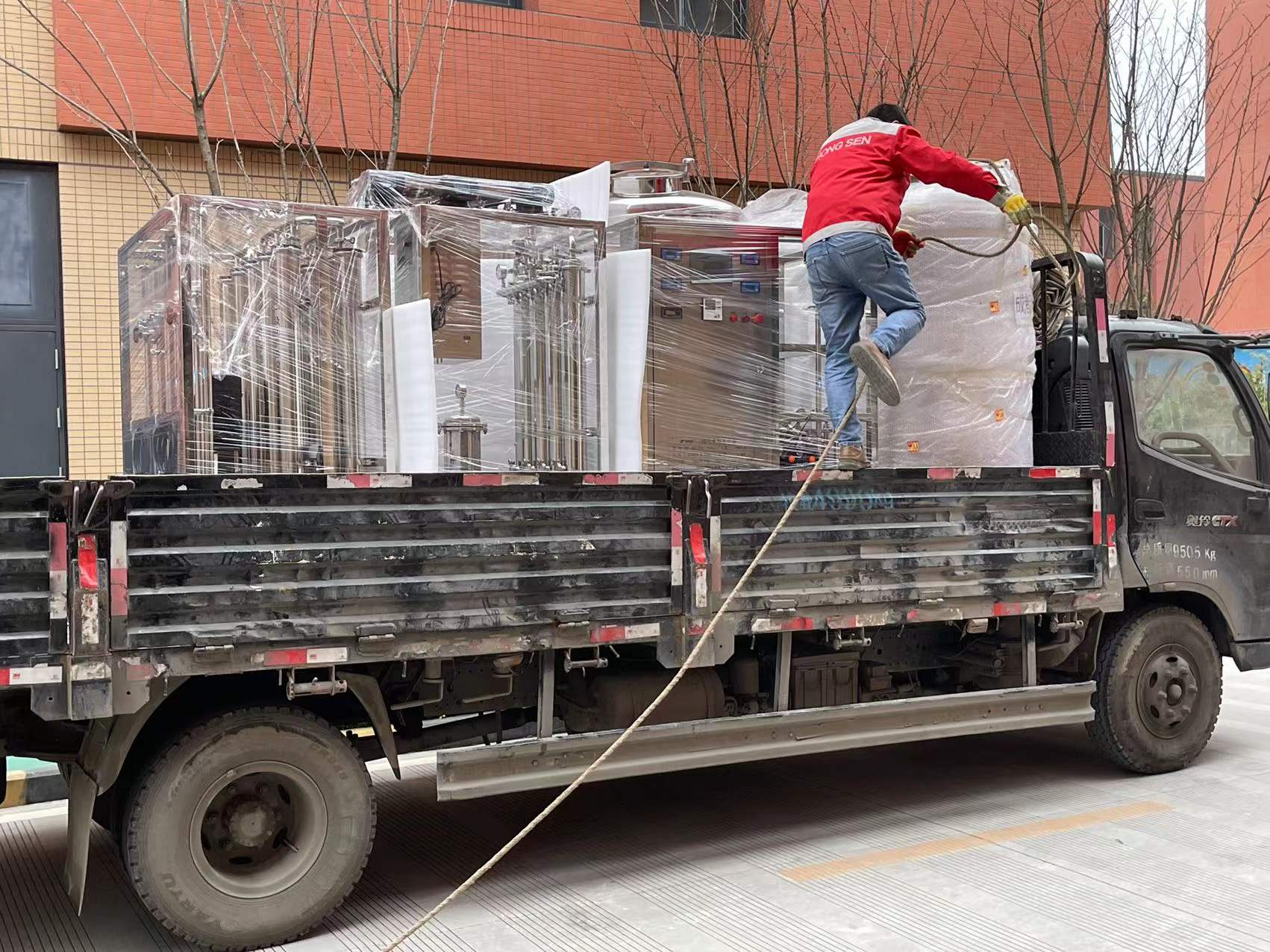 發(fā)貨現(xiàn)場(chǎng) 發(fā)貨現(xiàn)場(chǎng)